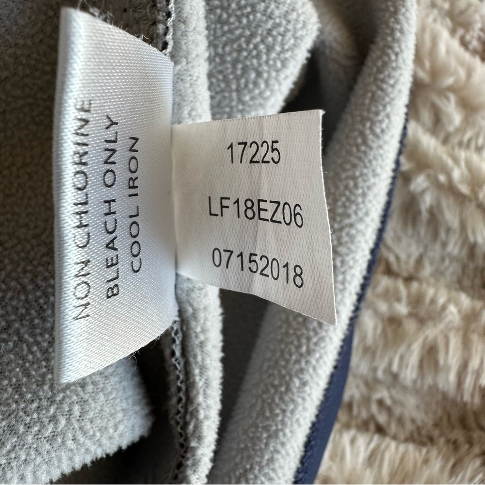 Peter Millar XoJet Golf Softshell Jacket Fleece Lined Windproof Men’s M - Picture 9 of 14